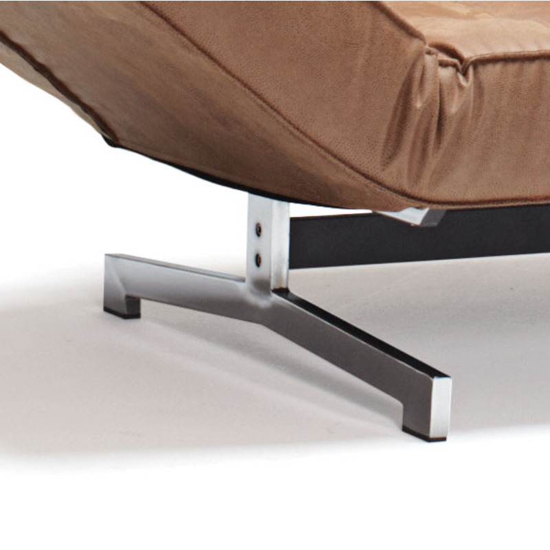 Ghia dagbädd, framtidens designär här!Du kan välja mellan fem olika tyger och två olika ben för Ghia dagbädd, framtidens designär här!Du kan välja mellan fem olika tyger och två olika ben för